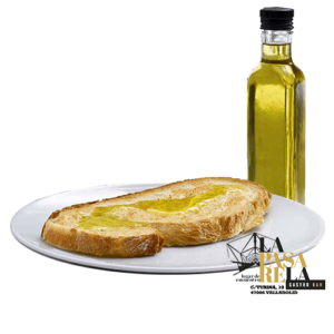 Desayunos Tostada con aceite de oliva. La pasarela Valladolid